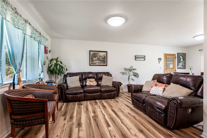 Property Photo:  501 Janet Street  AR 72762 