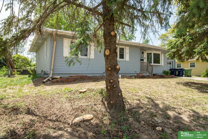 Property Photo:  1227 Bellaire Boulevard  NE 68005 
