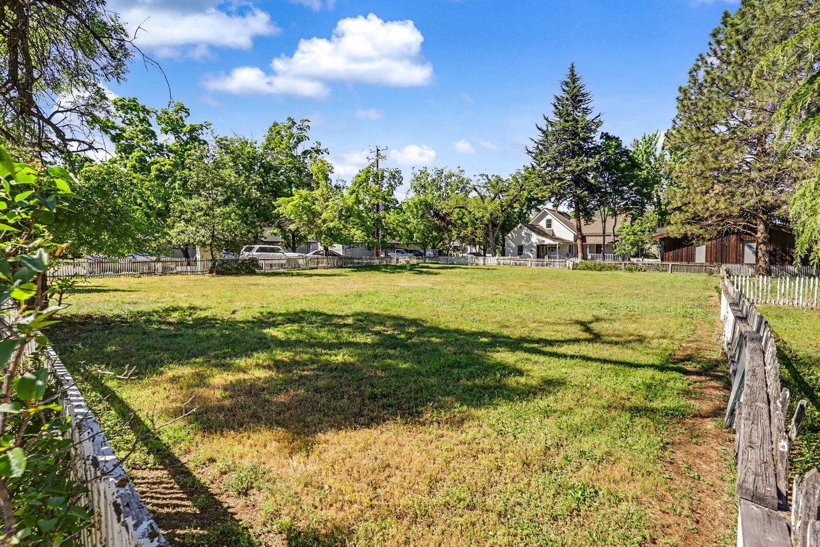 Property Photo: 0 E 'C' Street OR 97530