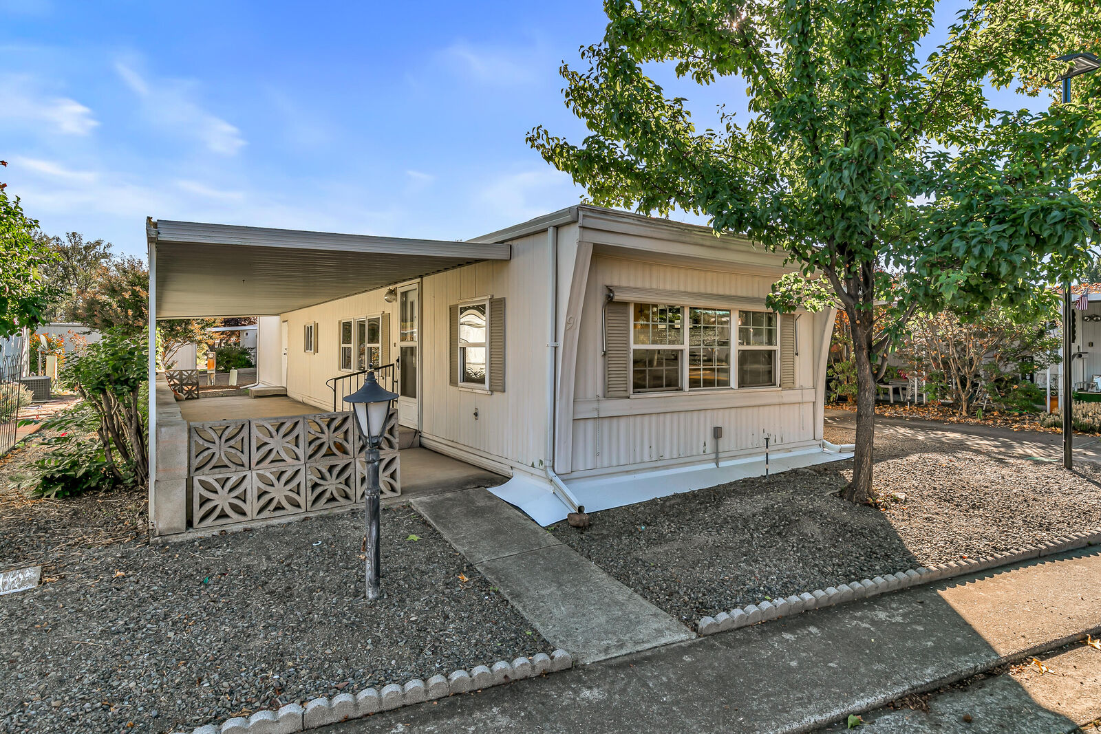 Property Photo:  2252 Table Rock Road Spc 91  OR 97501 