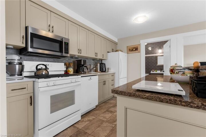 Property Photo:  111 Smits Cove 302  ON L0R 2A0 