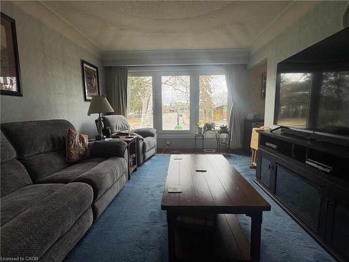 Property Photo:  109 Ridge Street  ON L9A 2X4 
