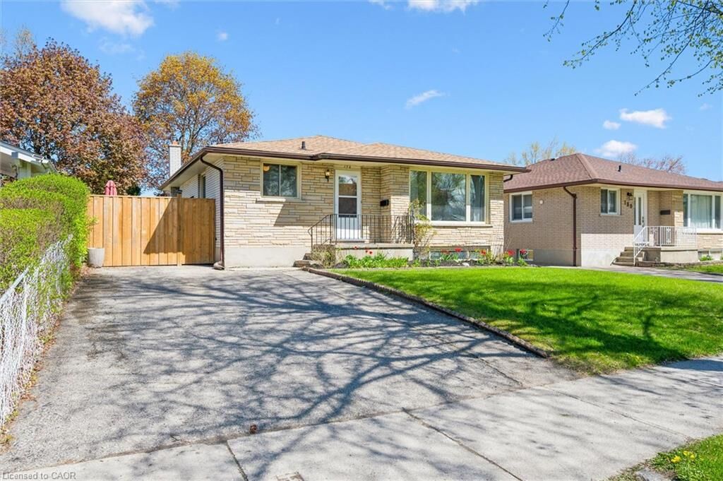 Property Photo:  176 Holborn Drive  ON N2A 2E5 