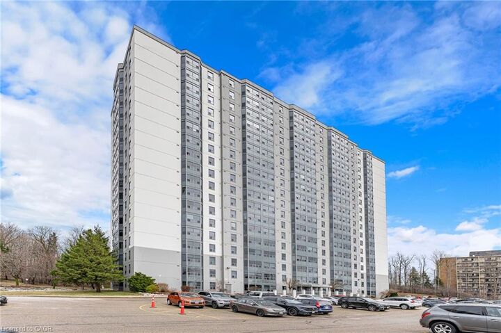 Property Photo:  55 Green Valley Drive 1504  ON N2P 1Z6 
