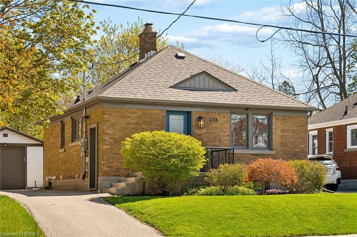 Property Photo:  256 Bowman Street  ON N2J 1W5 