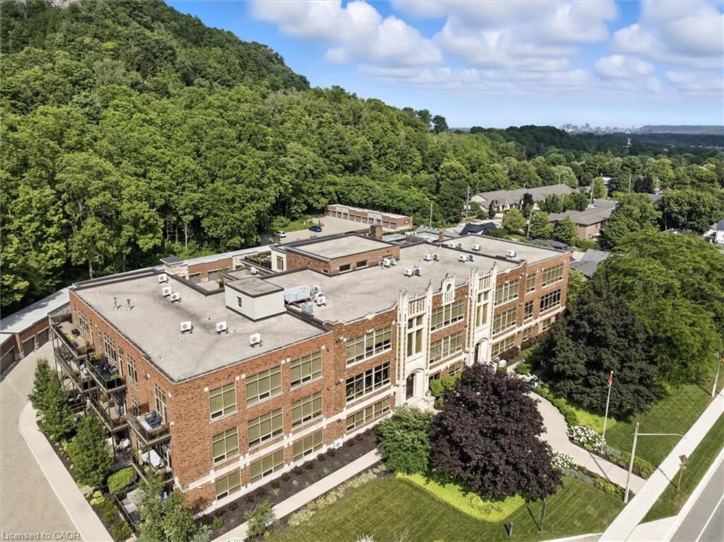 Property Photo:  397 King Street W 306  ON L9H 1W9 