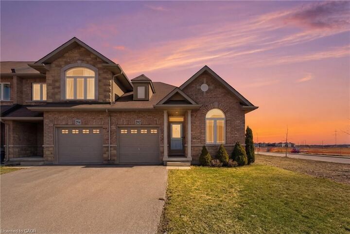 Property Photo:  292 Keystone Crescent  ON L0R 1P0 