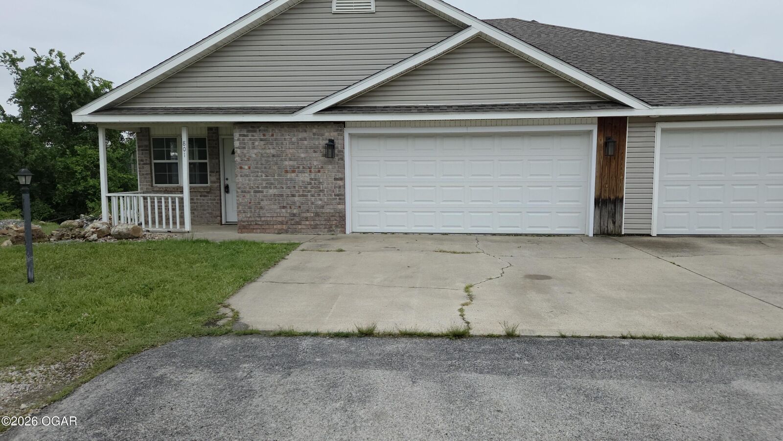 Property Photo:  801 Greenwood Drive  MO 64801 