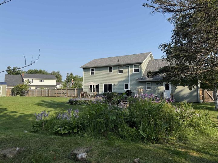 Property Photo: 233 Mountain Avenue PE C1N 6V6