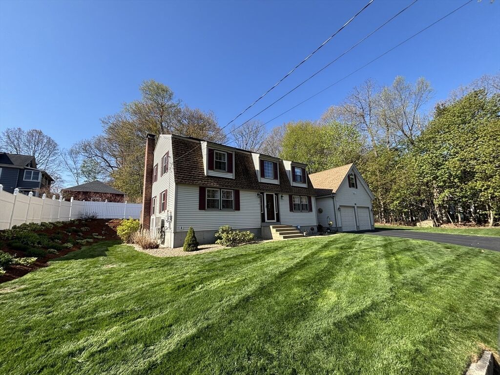 Property Photo:  111 Seneca St  MA 01420 