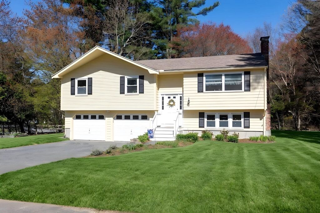 Property Photo:  2 Red Coat Ln  MA 02762 