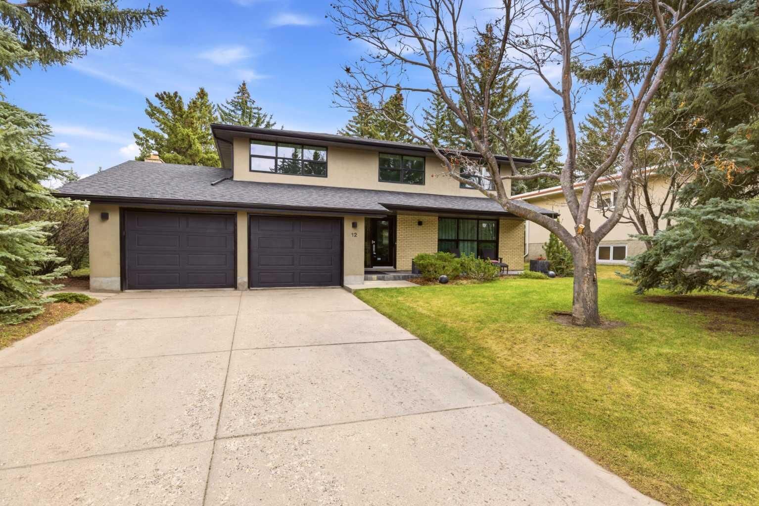 Property Photo:  12 Varsville Place NW  AB T3A 0A8 