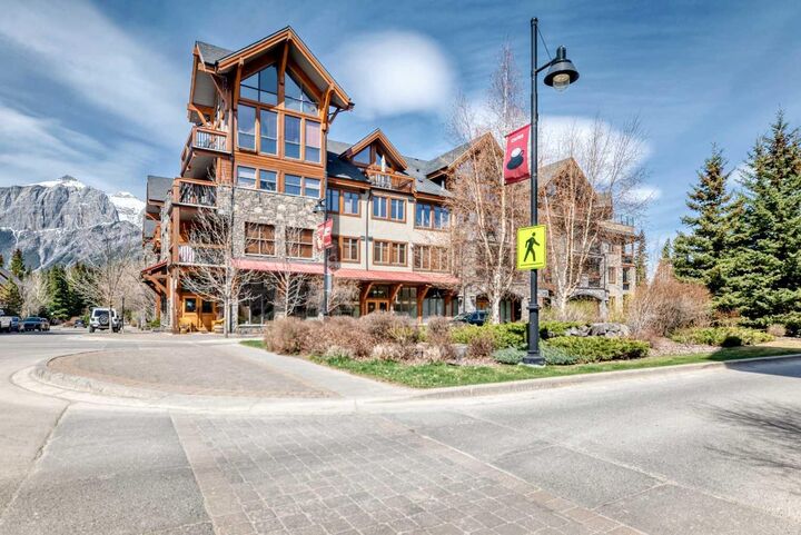 Property Photo:  505 Spring Creek Drive 403  AB T1W 0C5 