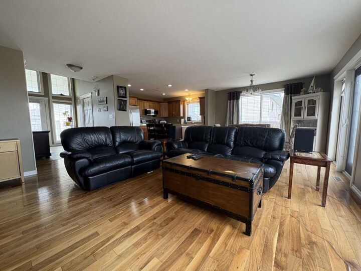 Property Photo:  1705 52 Avenue  AB T9V 3K9 