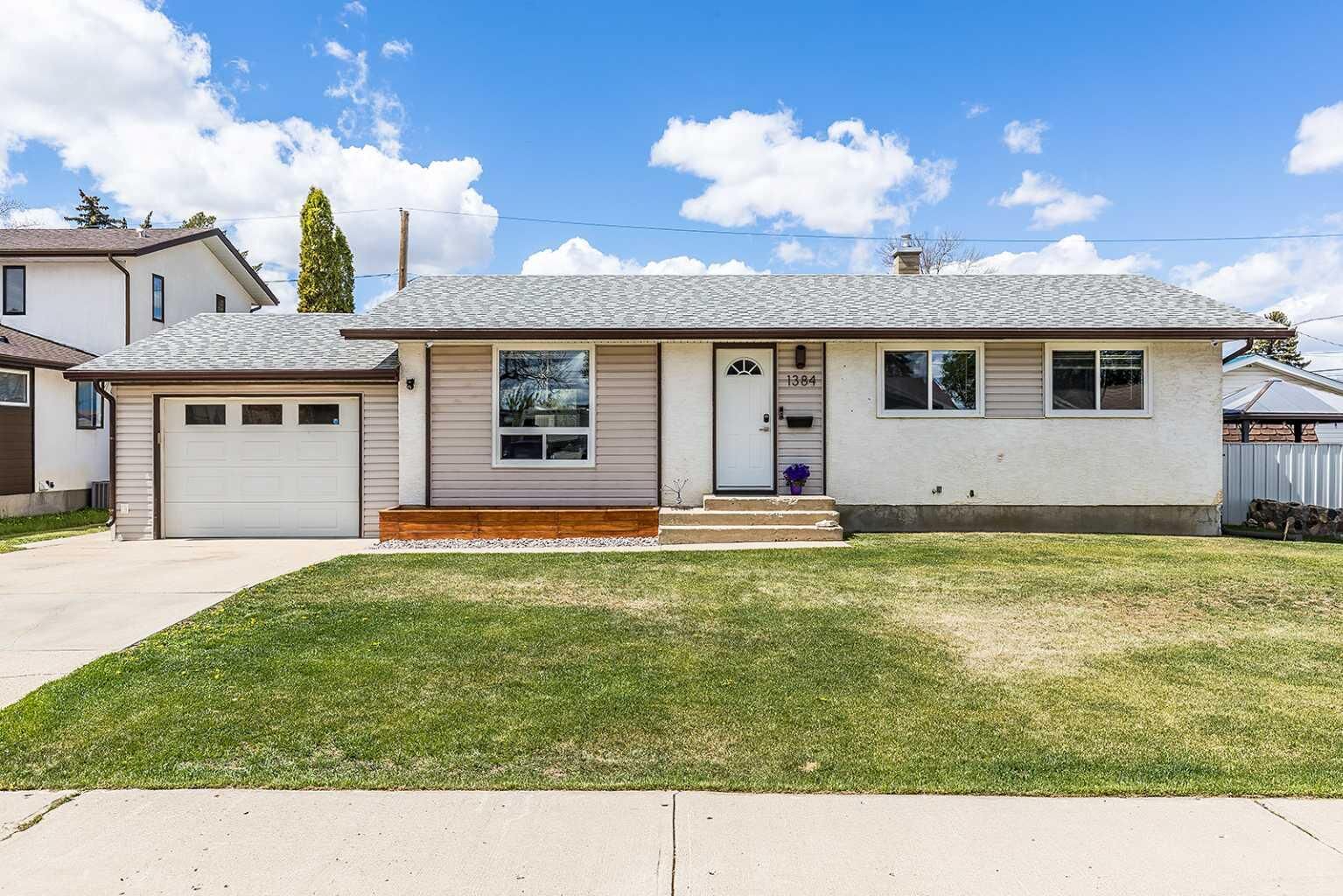 Property Photo:  1384 10 Avenue NE  AB T1A 6G3 