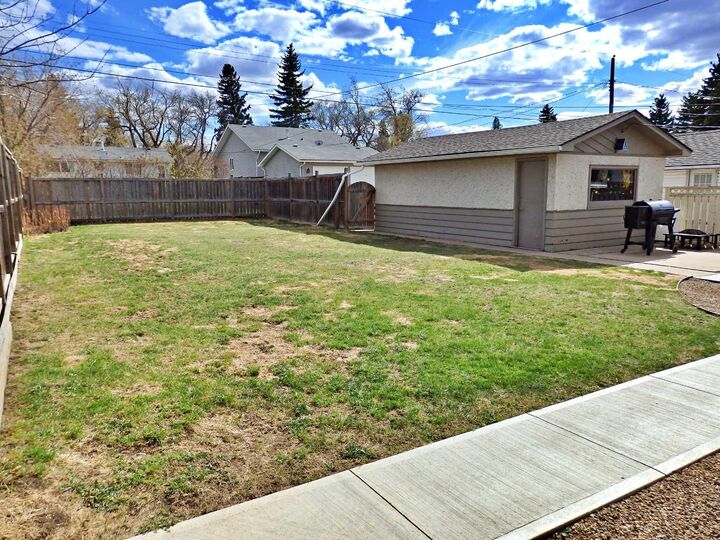 Property Photo:  4713 55 Avenue  AB T9X 1S5 