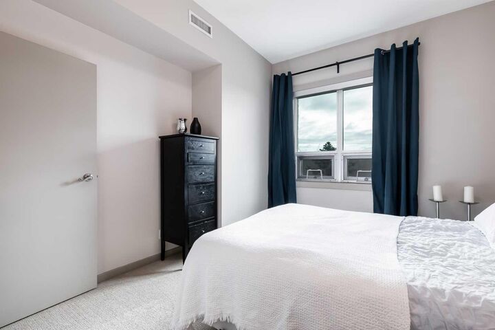 Property Photo: 210 15 Avenue SE 205 AB T2G 0B5