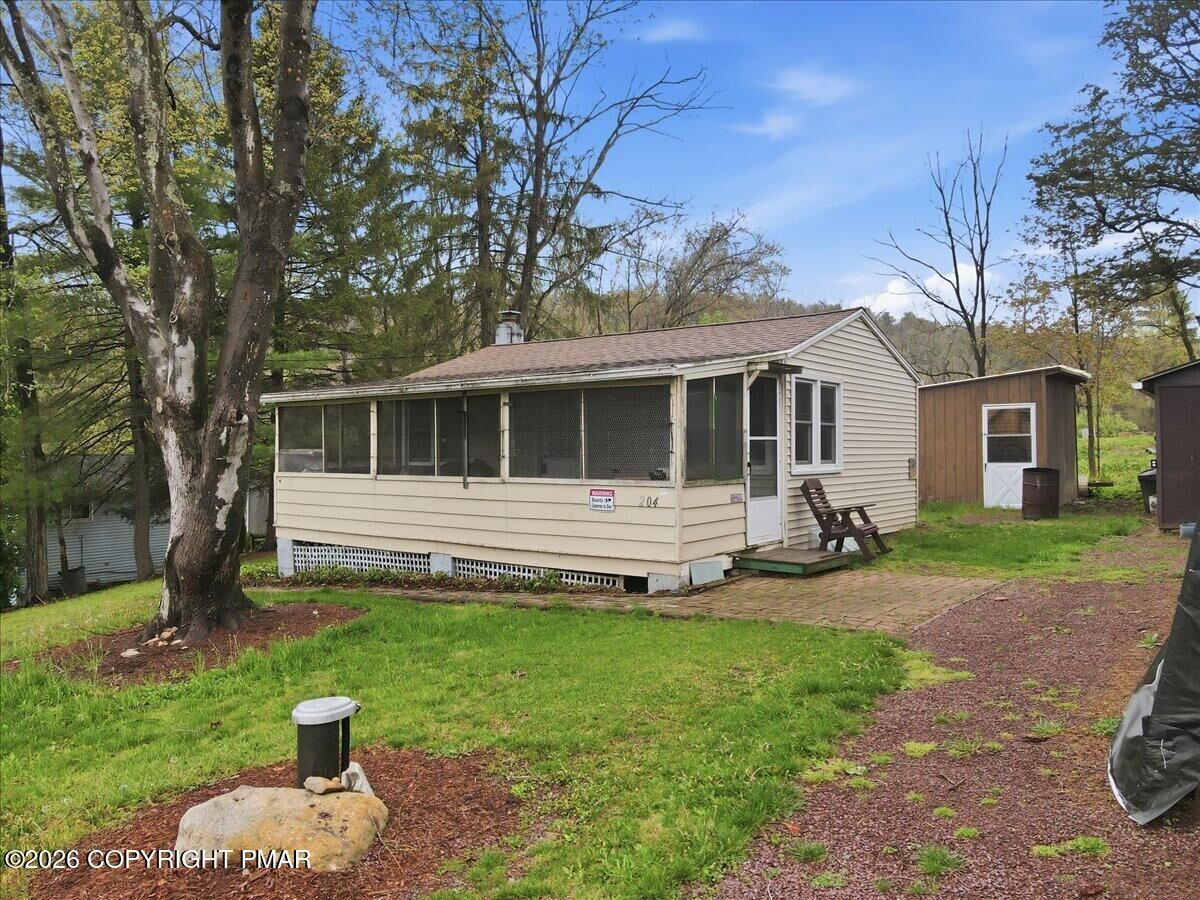 Property Photo:  204 Richard Lane  PA 18058 