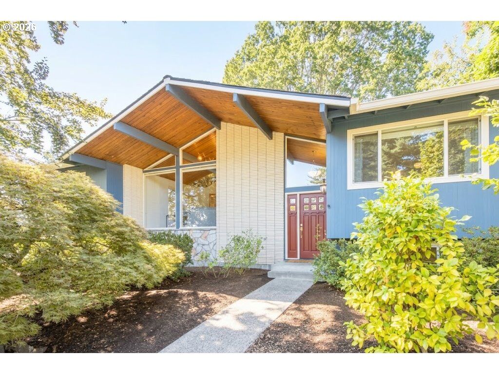 Property Photo: 6435 SW 90th Ave OR 97223