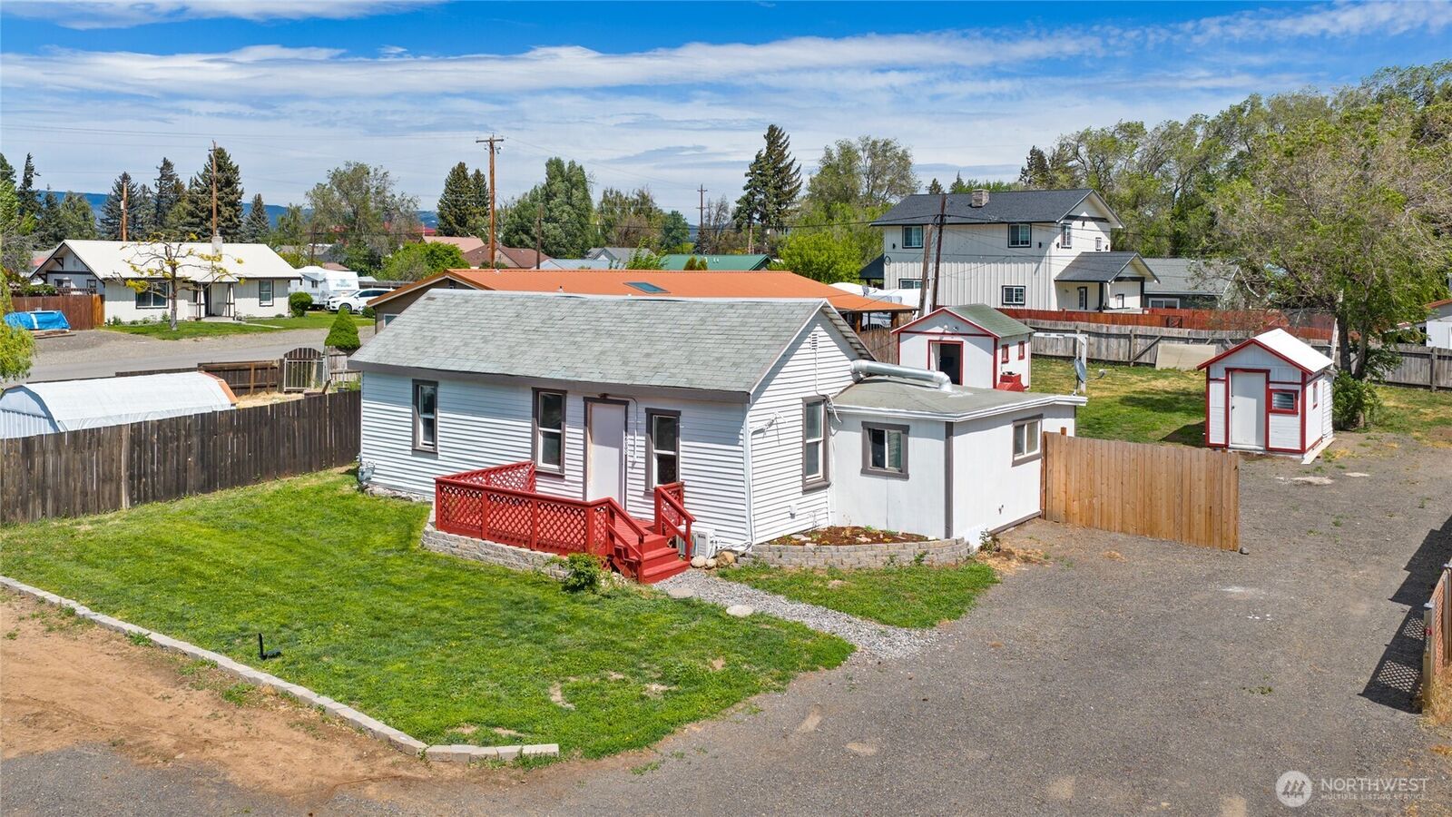 Property Photo:  208 N Spokane Street  WA 98934 