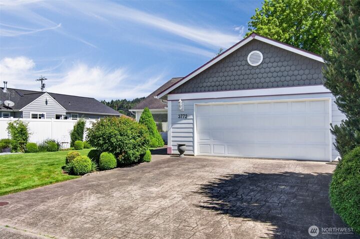 Property Photo:  3772  Gracie Place  WA 98632 