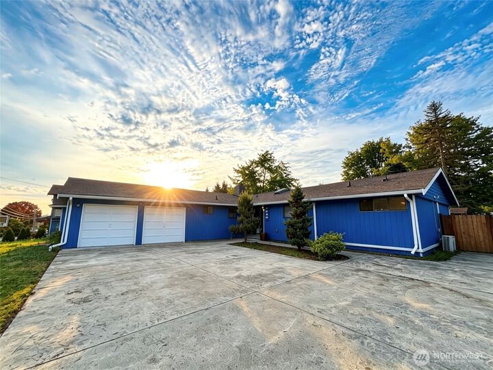 Property Photo:  1836 NE 16th Street  WA 98056 