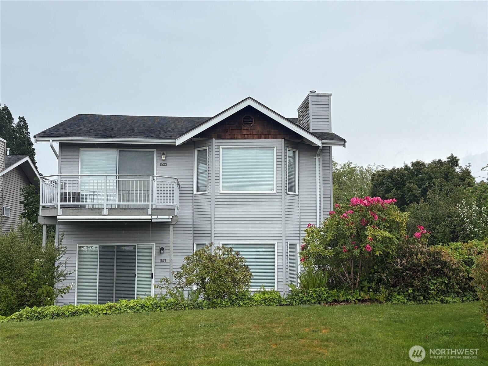 Property Photo:  1521  4th Street 1A  WA 98225 