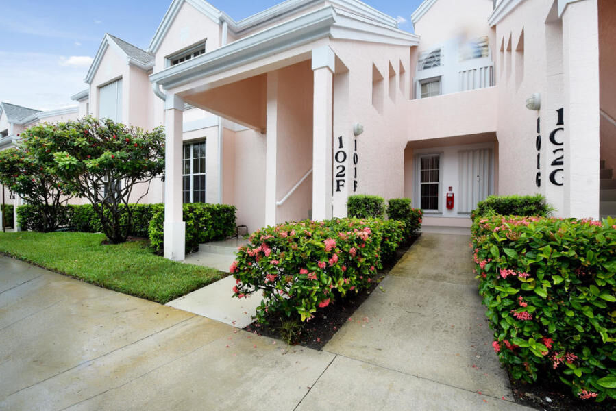 Property Photo:  101 Muirfield Court 101-F  FL 33458 