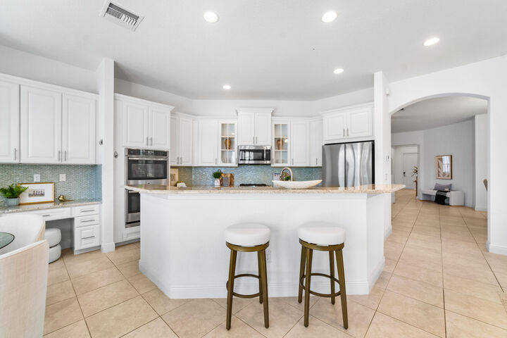Property Photo:  9820 S Miralago Way  FL 33076 