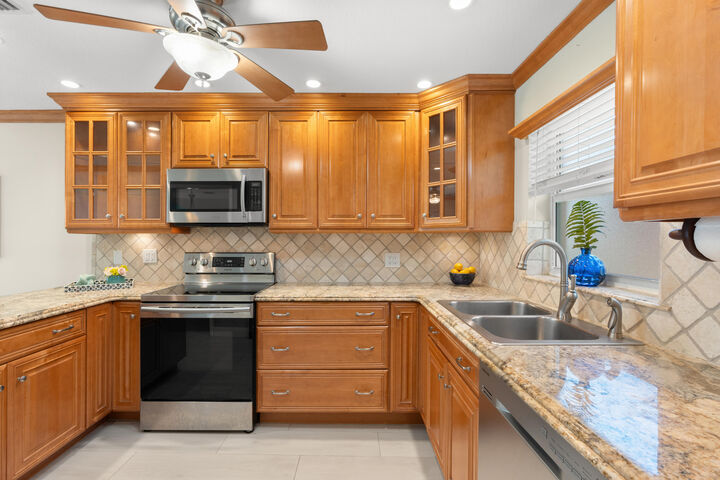 Property Photo:  2820 NE 59th Street  FL 33308 