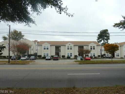Property Photo: 925 W Little Creek Rd 8 VA 23505