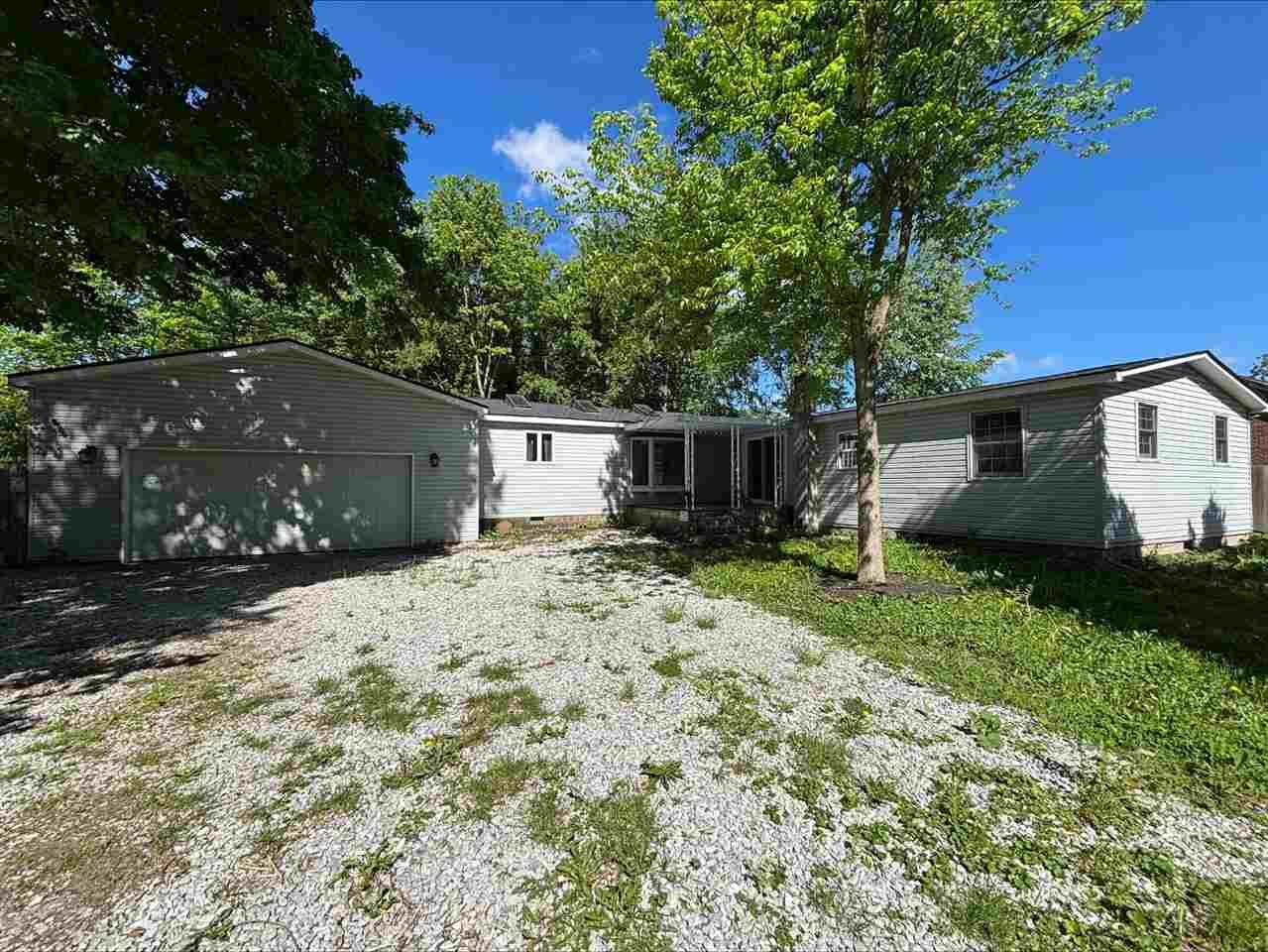 Property Photo: 1722 N Jacksonburg Road IN 47327
