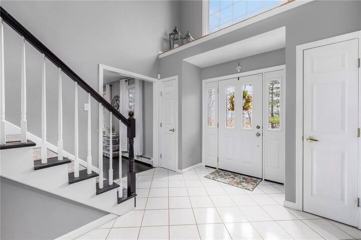 Property Photo:  14 Canton Court  RI 02921 