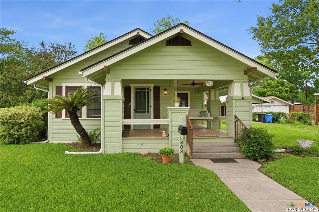 Property Photo:  808 E Krezdorn  TX 78155 