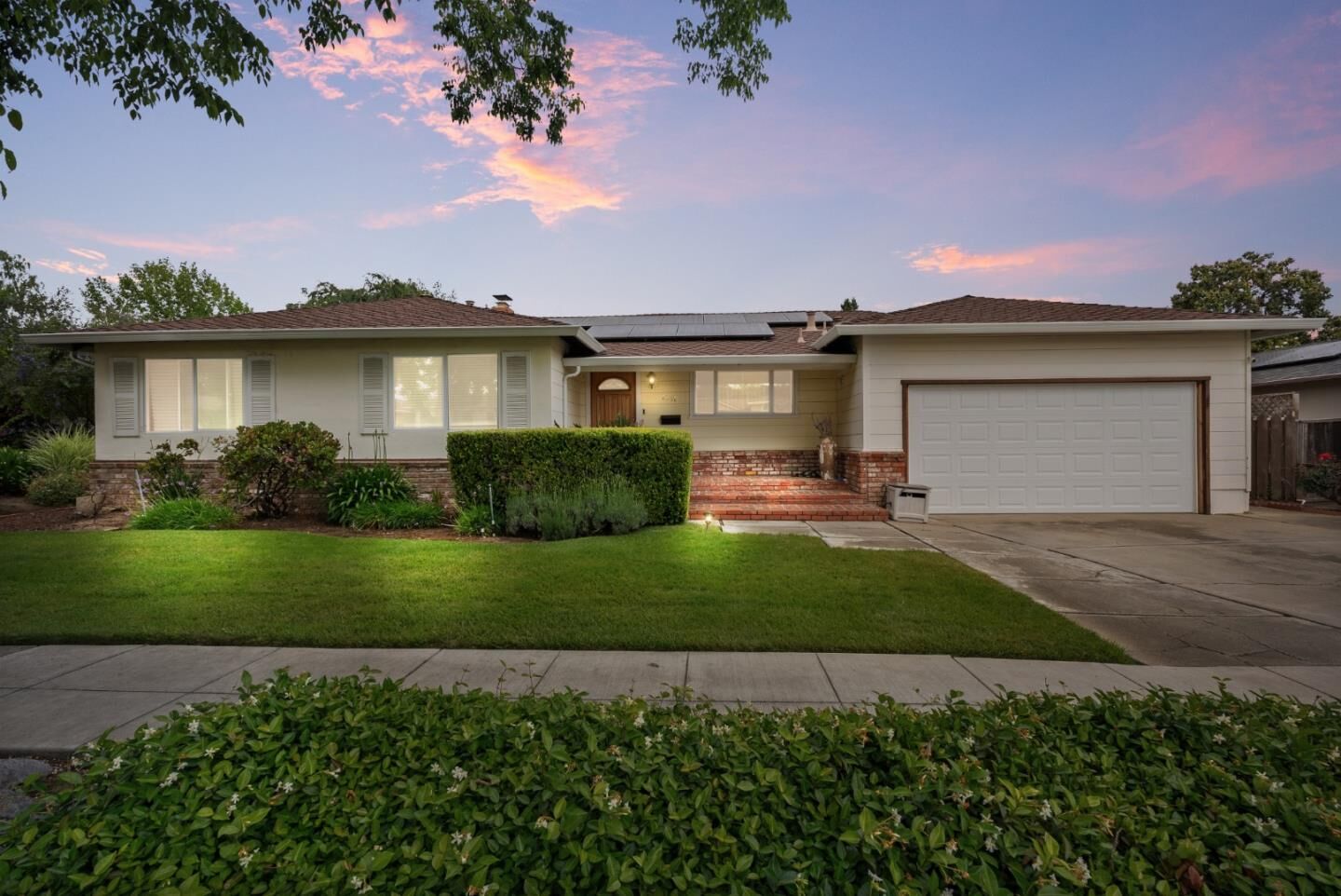 Property Photo: 1041 Celilo Drive CA 94087