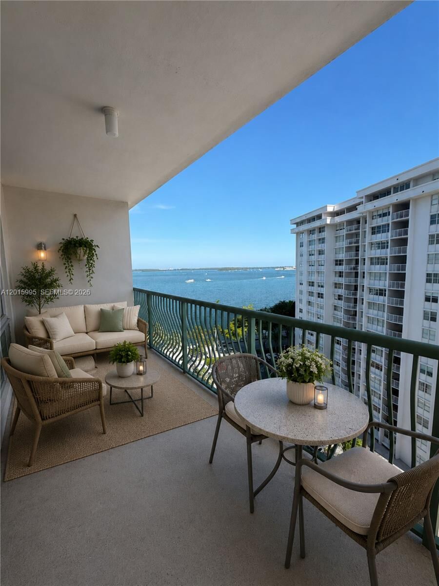 Property Photo:  1408 Brickell Bay Dr 1104  FL 33131 