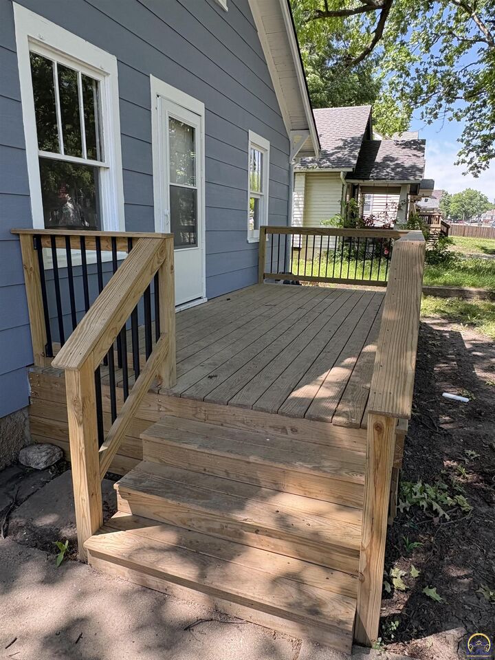 Property Photo:  505 Elm St  KS 66801 