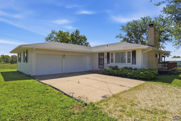 Property Photo:  8105 K-16 Hwy  KS 66436 