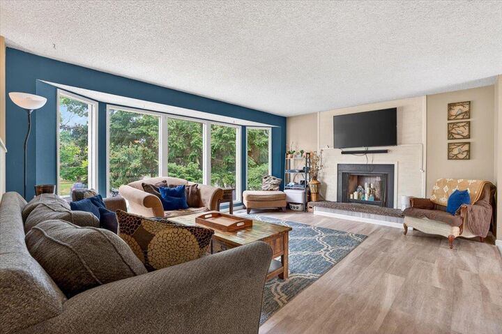 Property Photo:  610 E Vicksburg Ave  WA 99208 