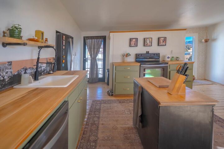 Property Photo:  95 County Road 75  NM 87578 