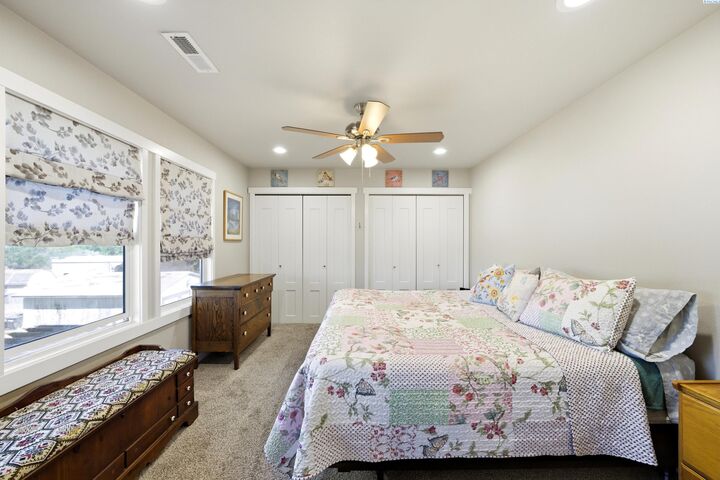 Property Photo:  335 Ross Way  WA 99363 