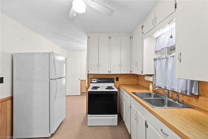 Property Photo:  314 Joyce Lane  NC 27284 