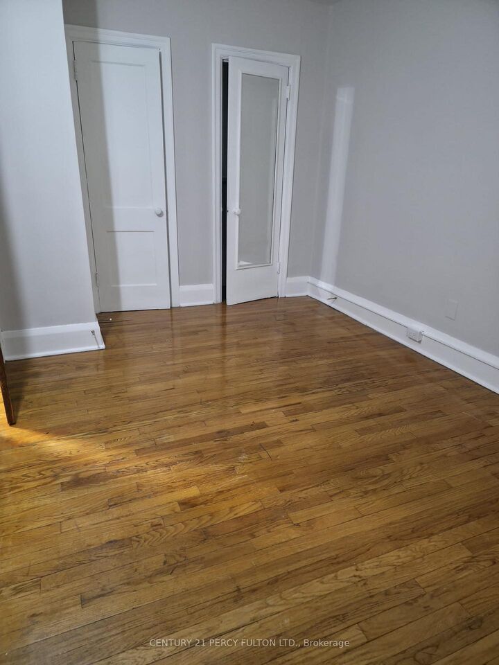 Property Photo:  35 Jane Street 4  ON M6S 3Y3 