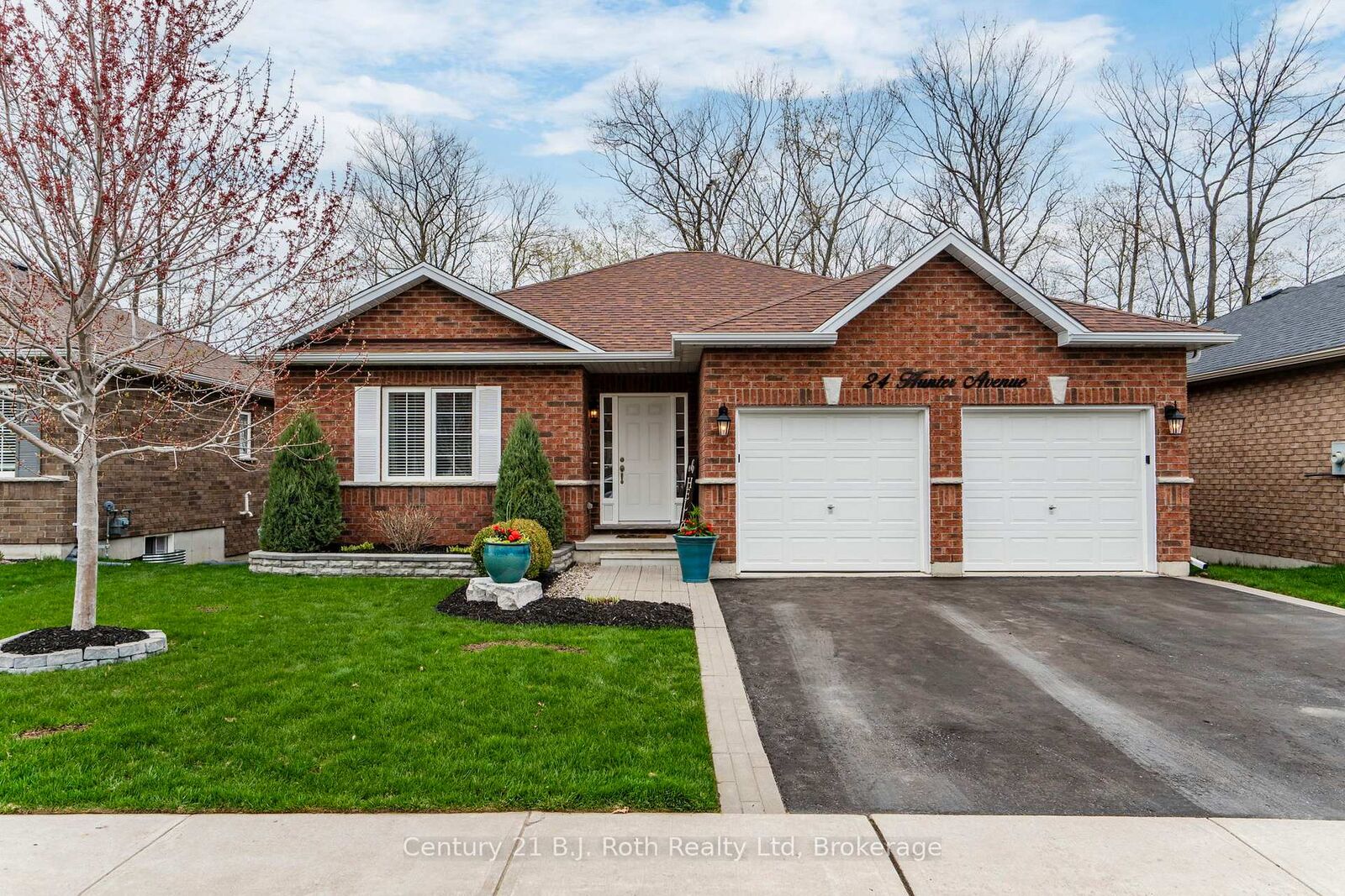 Property Photo:  24 Hunter Avenue  ON L0K 2A0 
