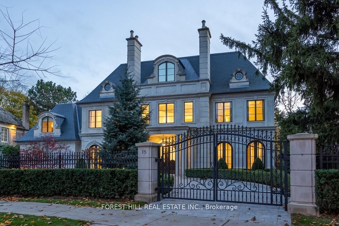 Property Photo: 15 Tudor Gate ON M2L 1N3