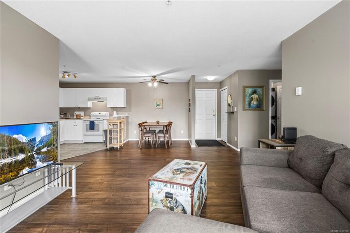 Property Photo: 690 Third St 302 BC V9R 1W8