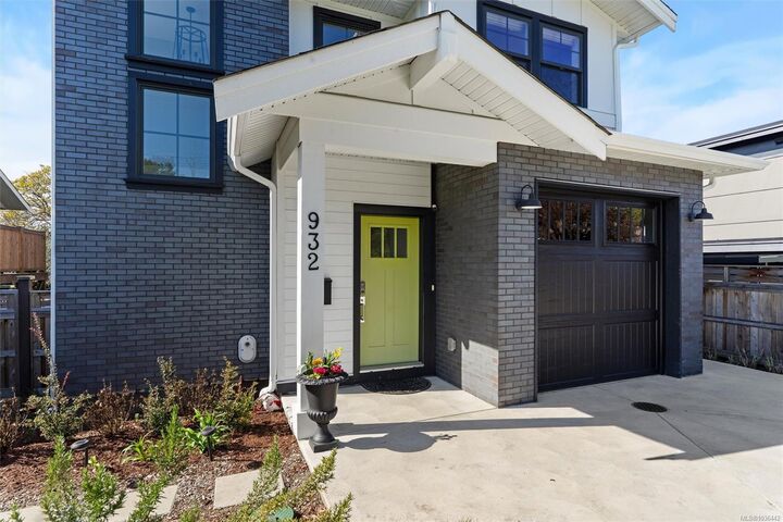Property Photo:  932 Arcadia St  BC V9A 5X1 