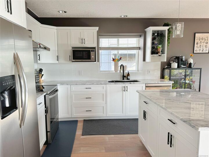Property Photo:  2596 Crystalview Dr  BC V9B 6M9 