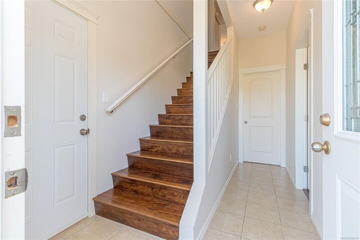 Property Photo:  1714 Chaplin St  BC V0R 1R0 