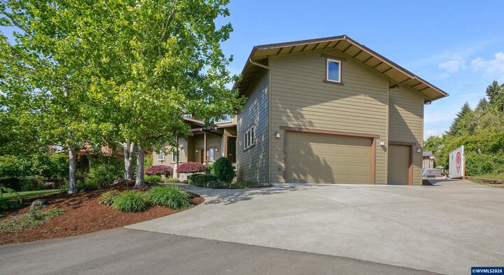 Property Photo:  2015 Landaggard Dr NW  OR 97304 